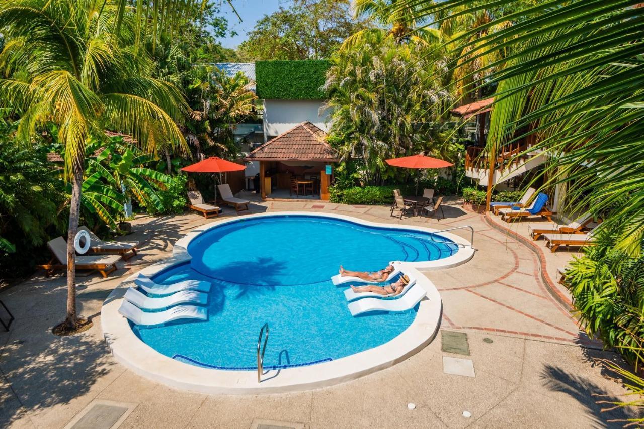 The Coast Beachfront Hotel Tamarindo Bagian luar foto