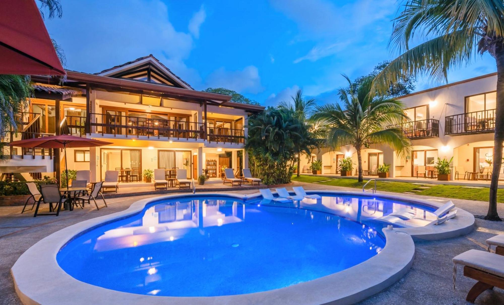 The Coast Beachfront Hotel Tamarindo Bagian luar foto
